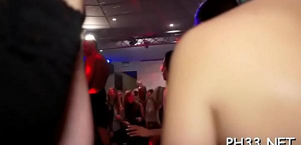 Gals wishes to fuck the army dancer